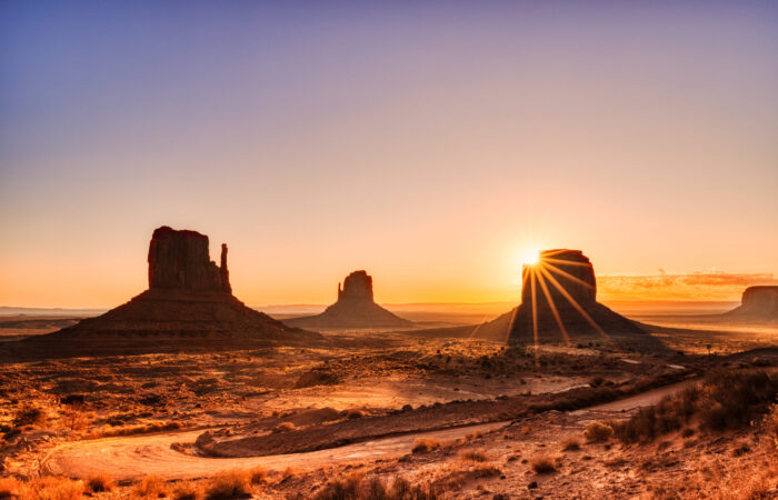 Monument,Valley,In,Navajo,National,Park,At,Sunrise,,Border,Of